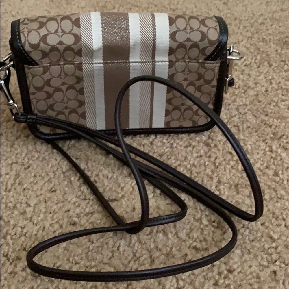 Coach - Picture 3 of 11